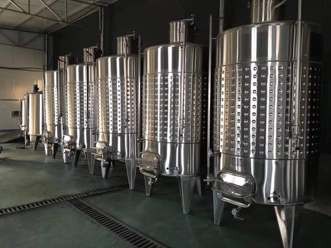 中秋佳节厂家促销精酿设备 葡萄酒发酵罐 不锈钢牛奶罐